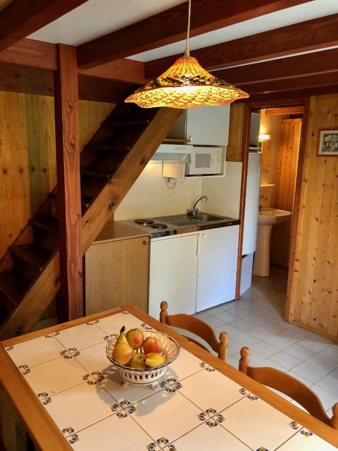 Chalet Dans Le Parc D'Un Manoir Du Xixeme Angles  Εξωτερικό φωτογραφία