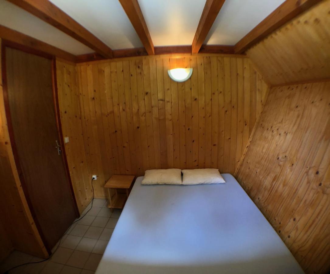 Chalet Dans Le Parc D'Un Manoir Du Xixeme Angles  Εξωτερικό φωτογραφία