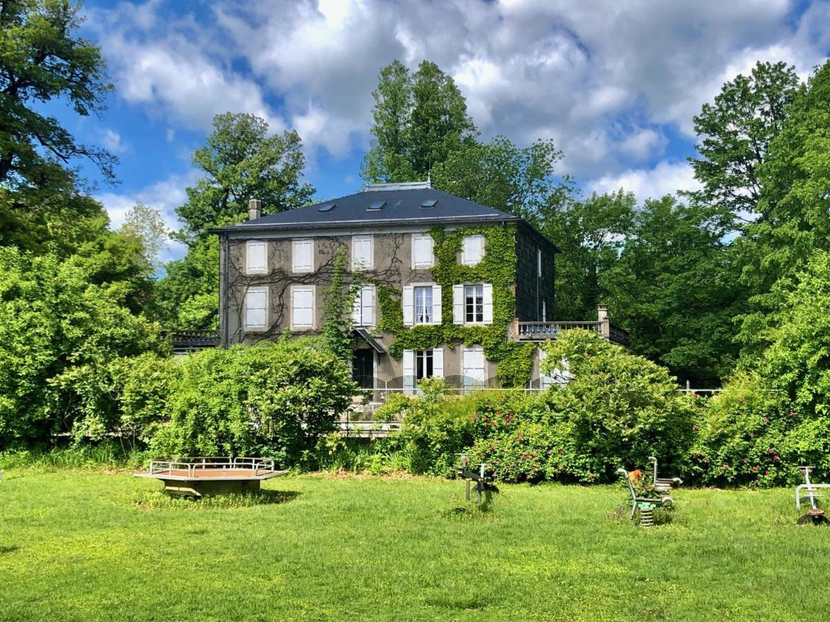 Chalet Dans Le Parc D'Un Manoir Du Xixeme Angles  Εξωτερικό φωτογραφία